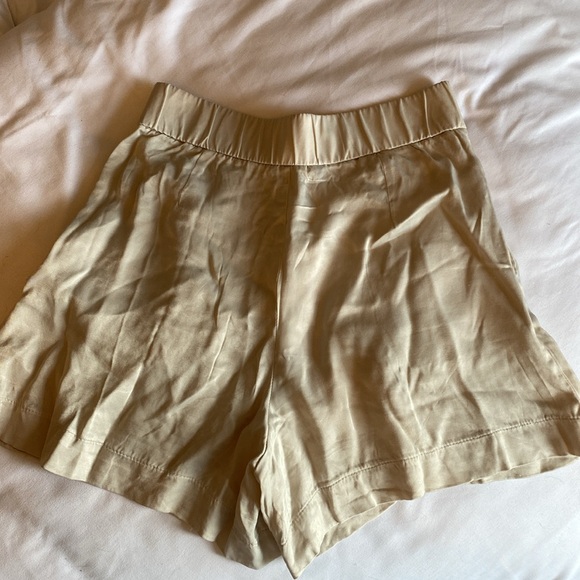 Zara satin shorts - Picture 3 of 3